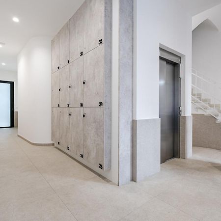 Feelathome Castilla Apartments Madrid Exterior foto