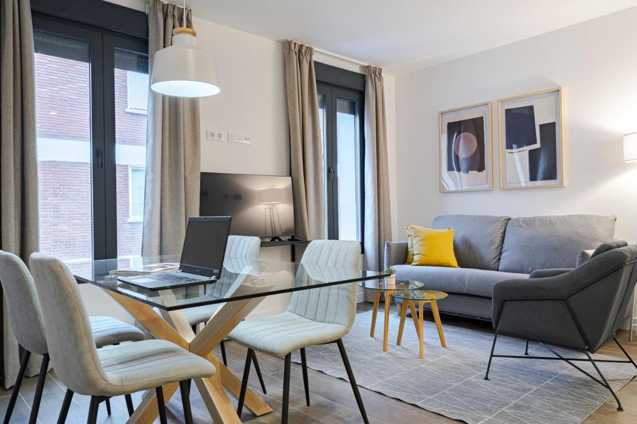 Feelathome Castilla Apartments Madrid Exterior foto