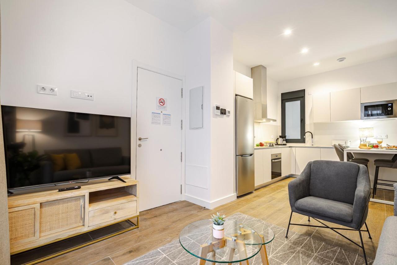 Feelathome Castilla Apartments Madrid Exterior foto