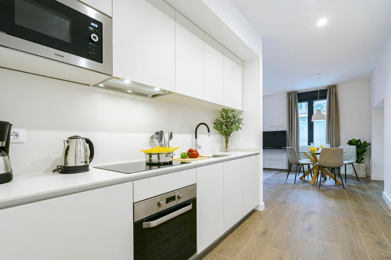 Feelathome Castilla Apartments Madrid Exterior foto