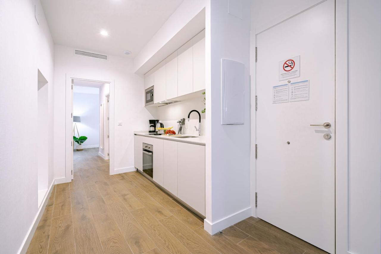 Feelathome Castilla Apartments Madrid Exterior foto