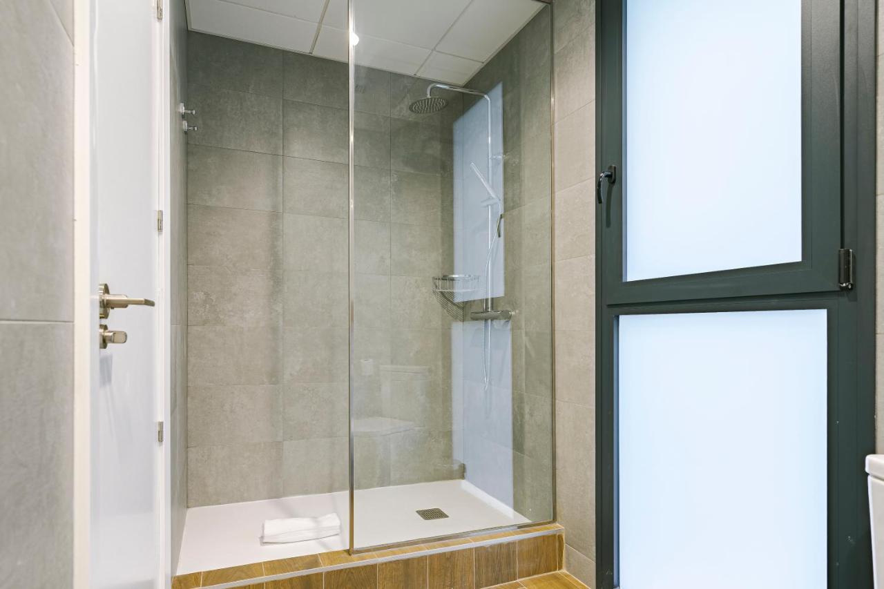 Feelathome Castilla Apartments Madrid Exterior foto