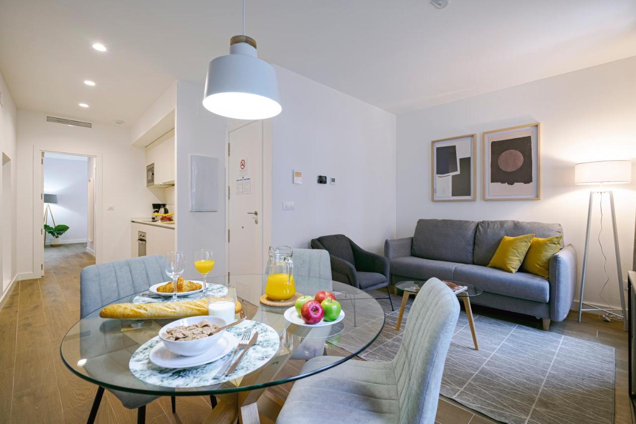 Feelathome Castilla Apartments Madrid Exterior foto