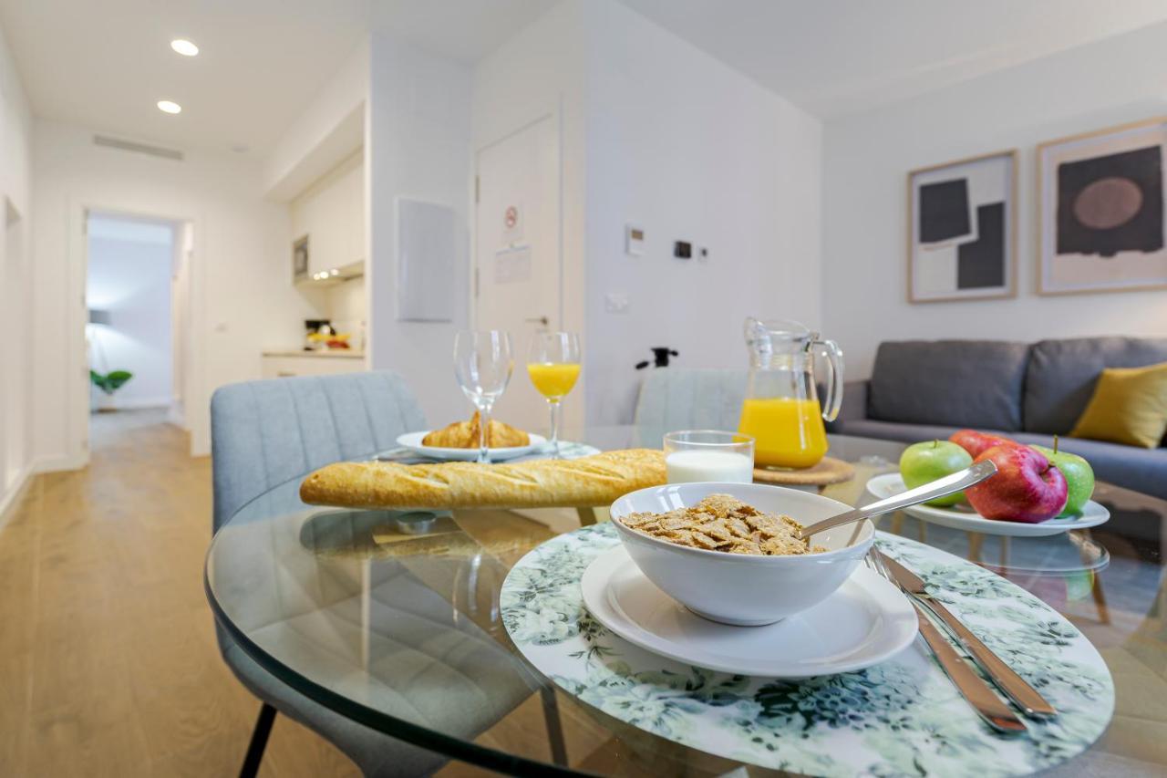 Feelathome Castilla Apartments Madrid Exterior foto