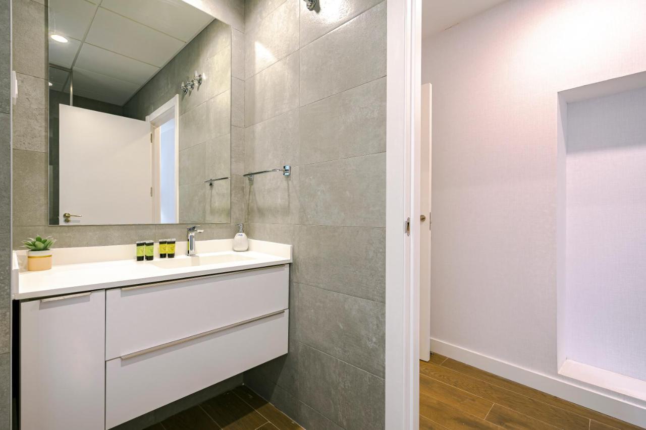 Feelathome Castilla Apartments Madrid Exterior foto