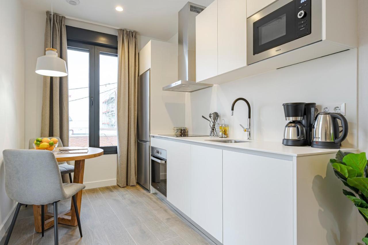 Feelathome Castilla Apartments Madrid Exterior foto
